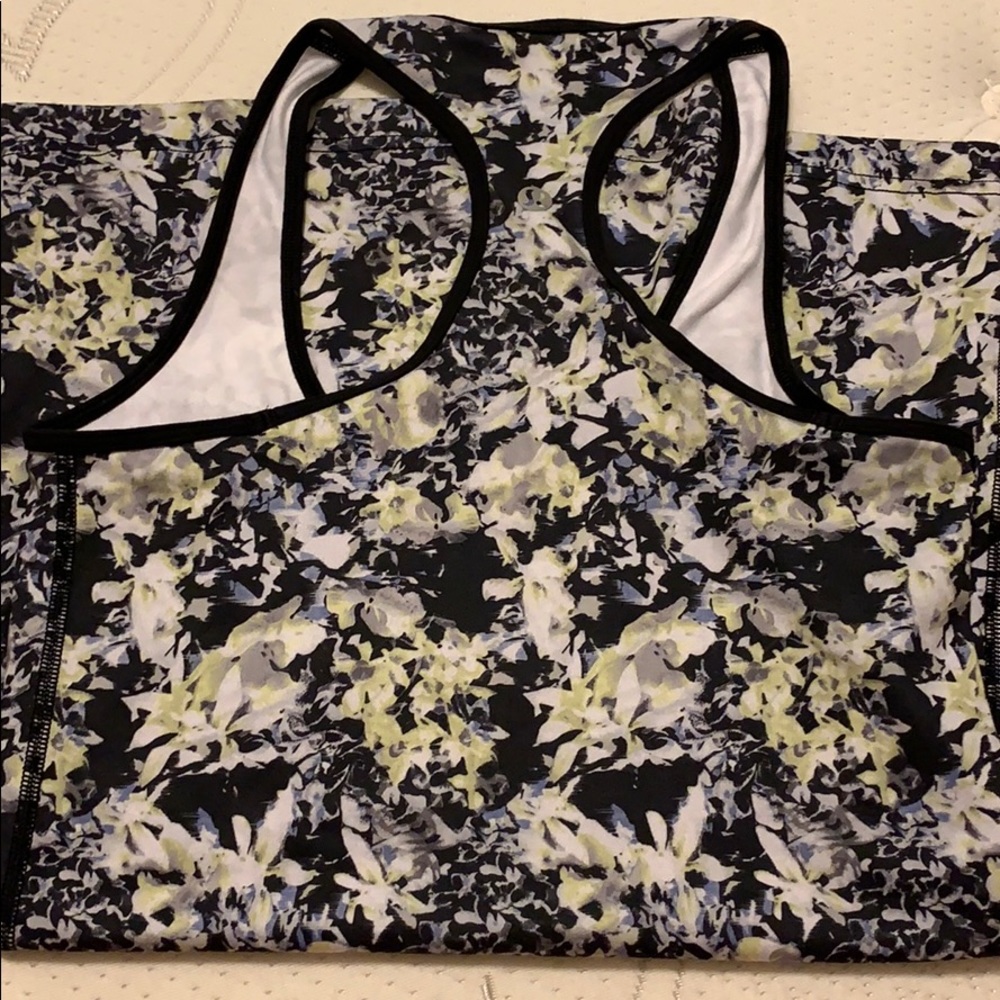 NWOT floral printed lulu tank